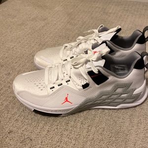 New Mens Size 9 Jordan Alpha 360 white